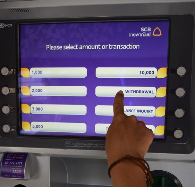 как снять деньги в банкомате в Тайланде 