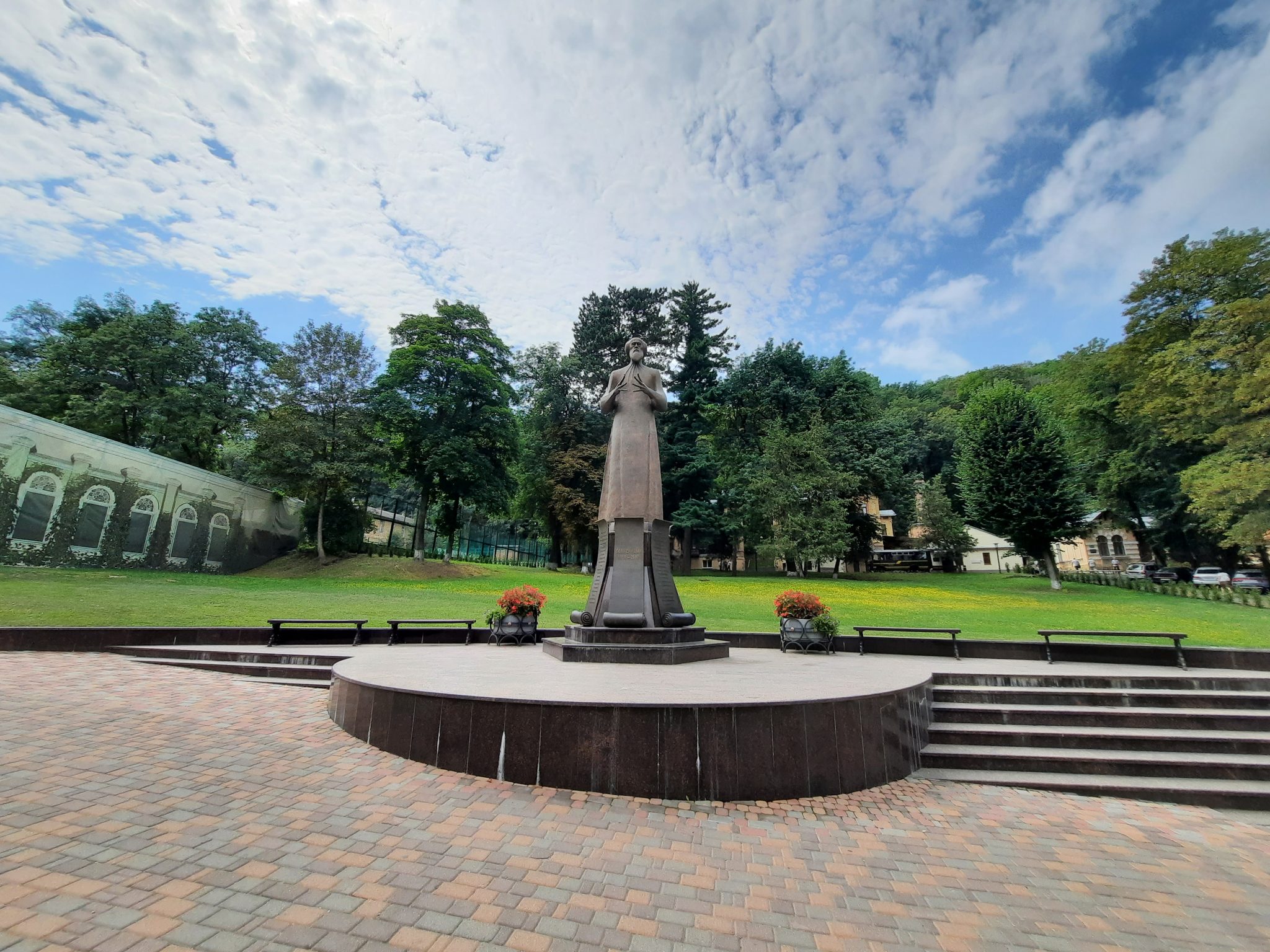 Достопримечательности кисловодска пешком. Кисловодск достопримечательности путеводитель за 1 день. Кисловодск парк курортный бульвар. Курортный парк кисловодск. Кисловодск места для посещения.